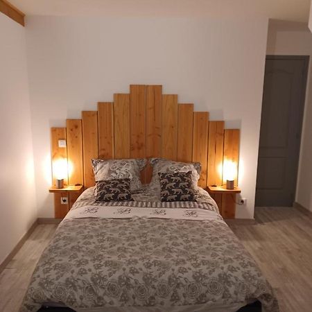 La Maison Du Bonheur Saint-Germain-Laval  Экстерьер фото