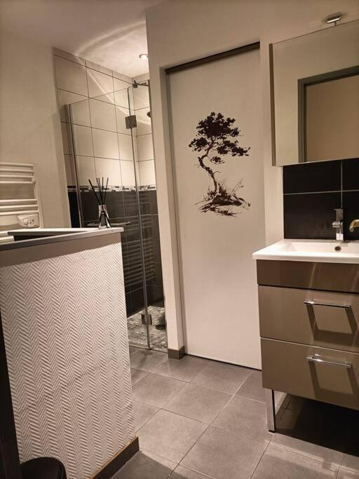La Maison Du Bonheur Saint-Germain-Laval  Экстерьер фото