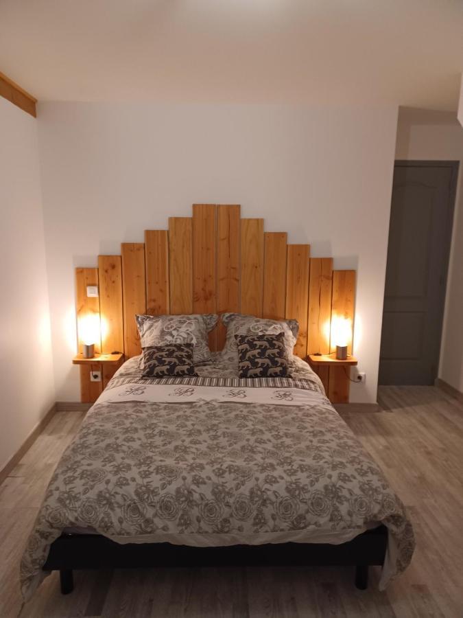 La Maison Du Bonheur Saint-Germain-Laval  Экстерьер фото